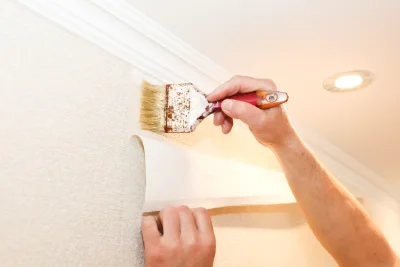 Pose de papier peint à Enghien-les-Bains — revêtements muraux et toiles de verre